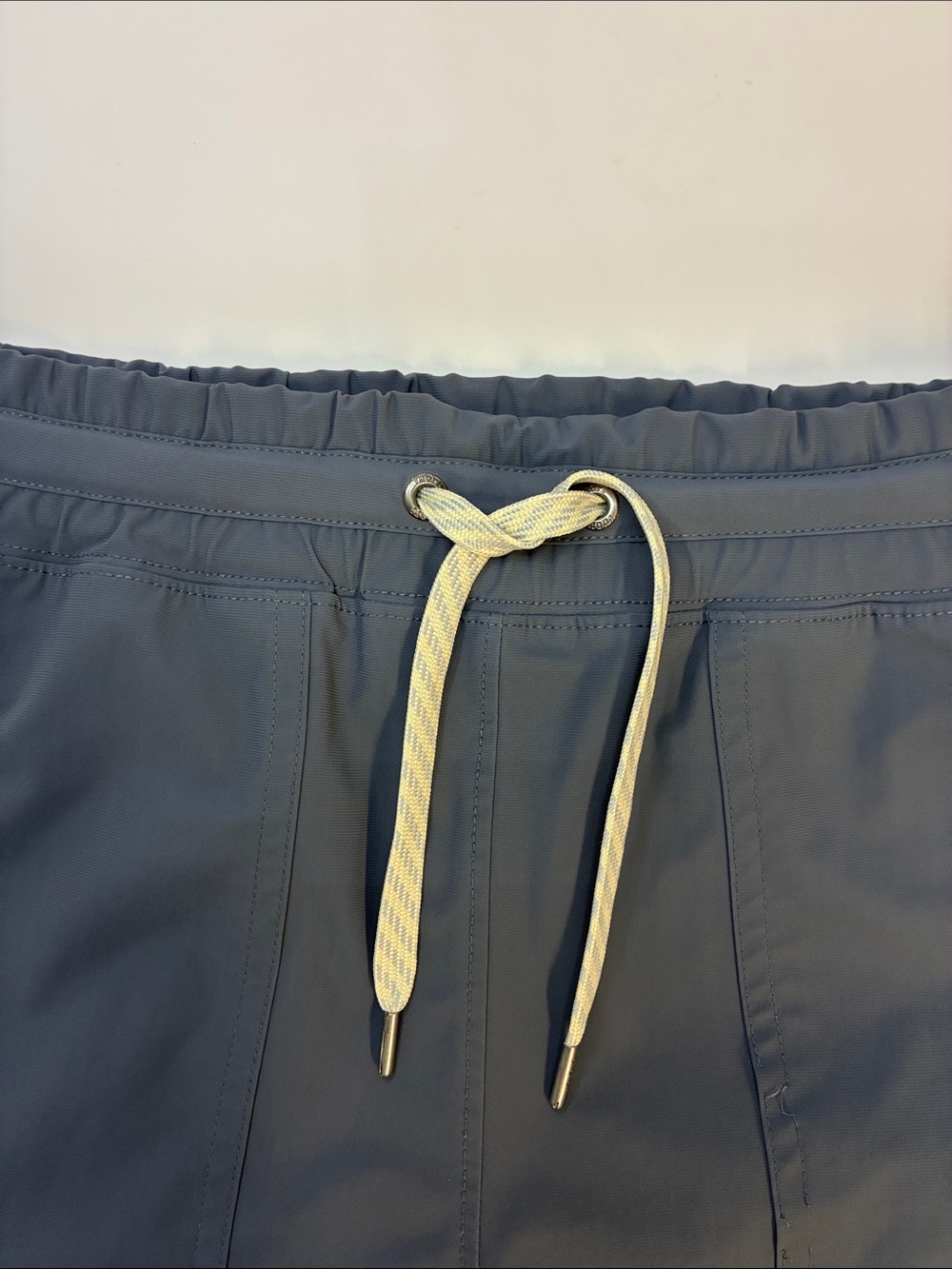 Vuori Women's Miles Jogger, grey, Women’s Small - Picture 11 of 16